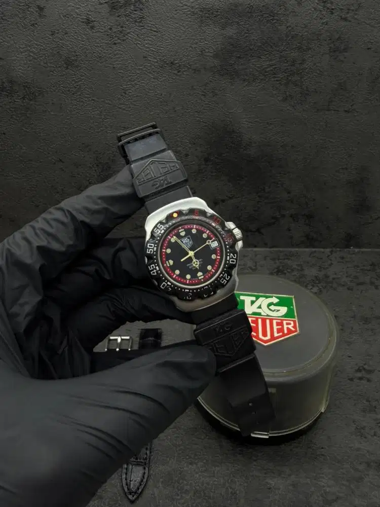 Jam Tangan Tag Heuer Formula 1 WA1214 Vintage 90 Quartz Watch Rubber