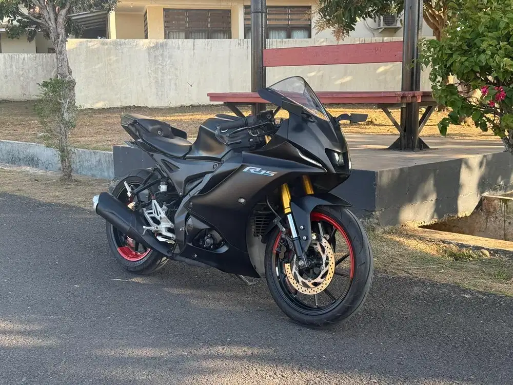 Yamaha R15 v4 2022 - Kondisi Istimewa, Siap pakai