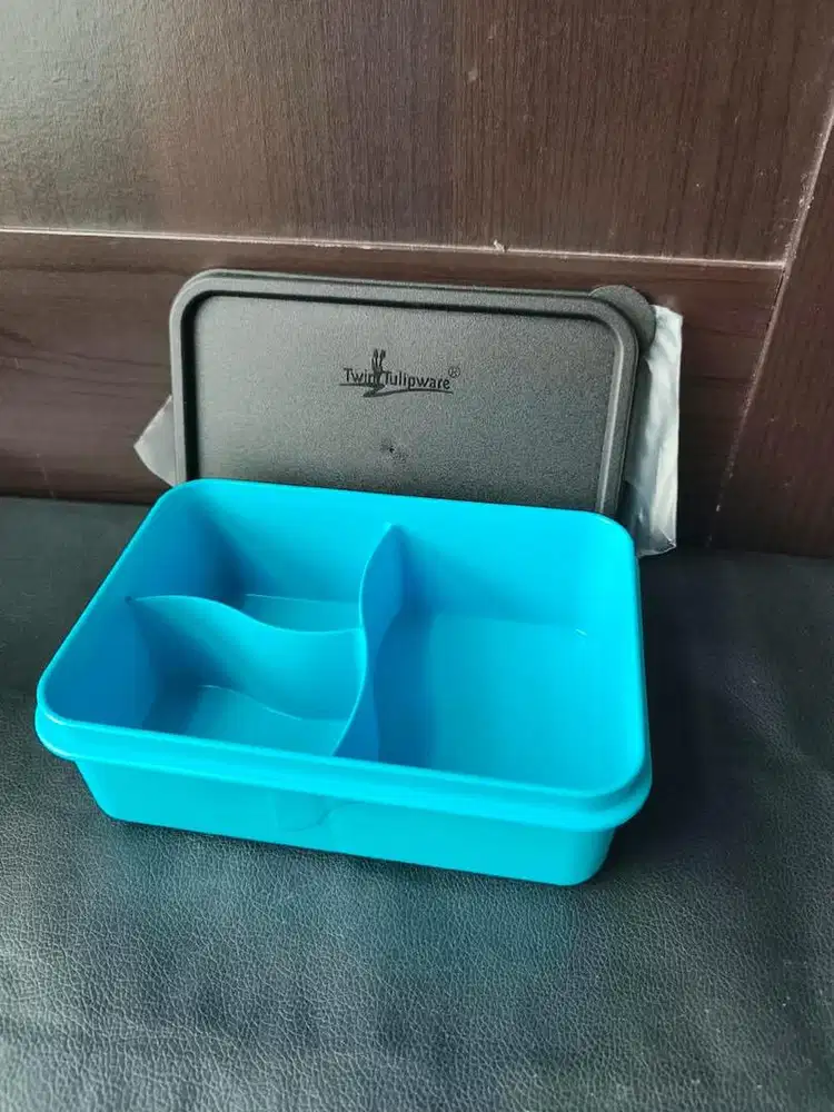 Tempat makan twin tulipware