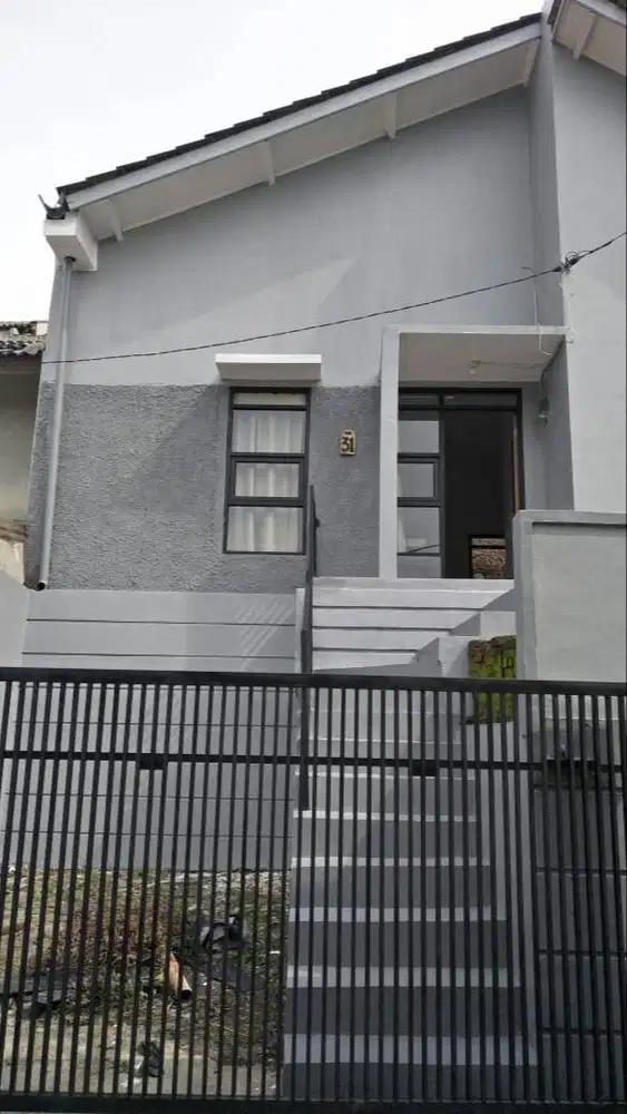 Dijual rumah daerah Sariwangi