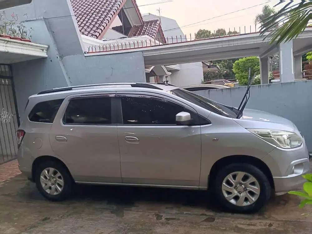 Chevrolet Spin 2013 Bensin