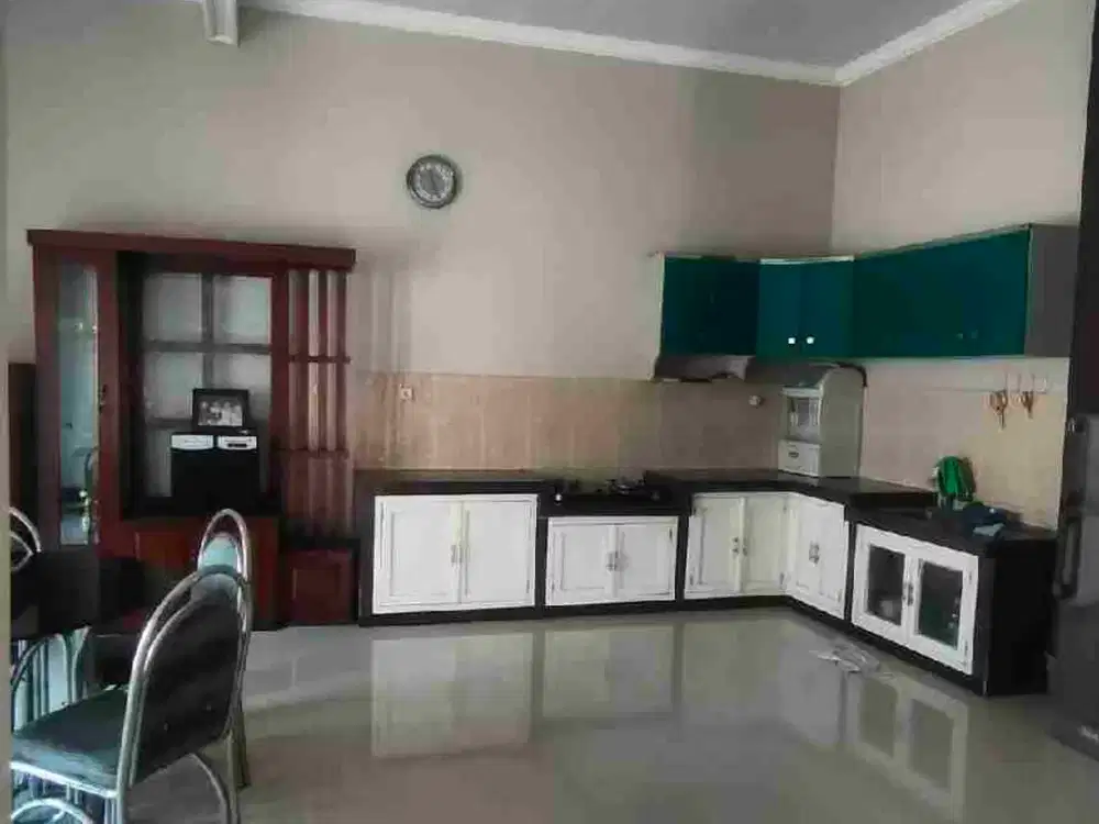 rumah 2 lantai di ciliwung blimbing posisi hook bagus dan siap huni dekat arah sulfat dan suhat 10 menit ke kampus ub brawijaya dan polinema
