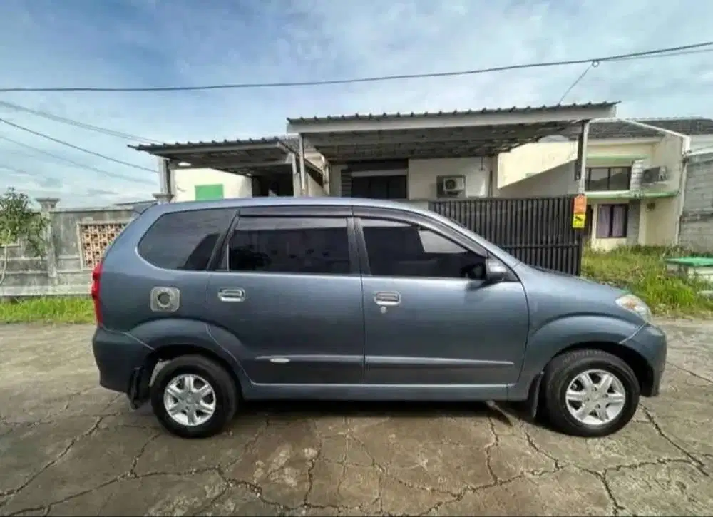 Jual Mobil Daihatsu Xenia Li 2010 kondisi ok siap pakai