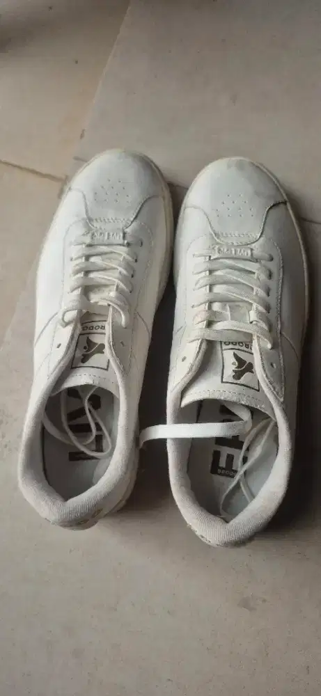 Sepatu Brodo Corte White WS Size 41