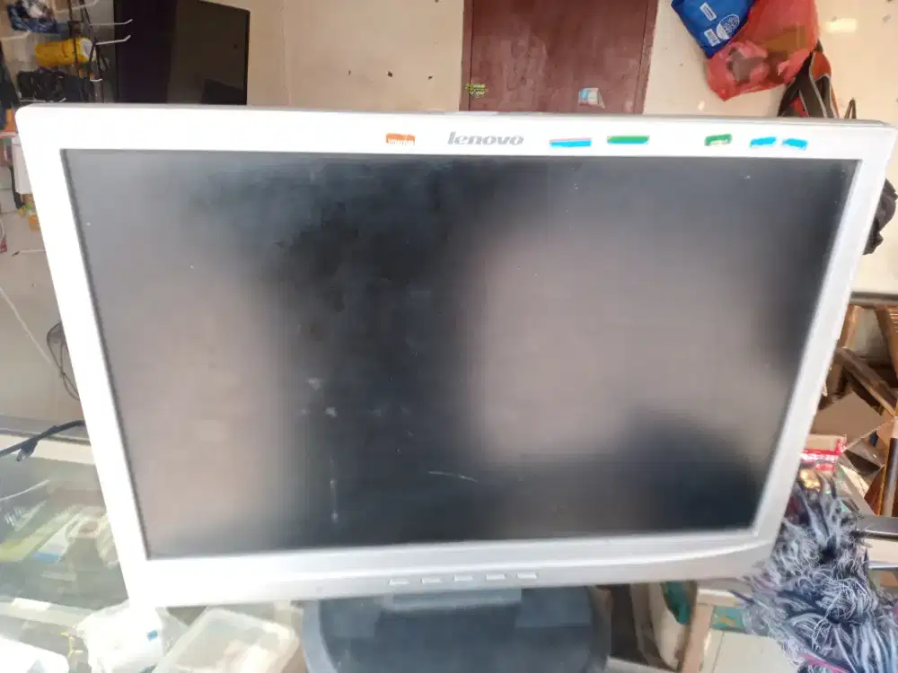 MONITOR LENOVO COMPACT 17IN