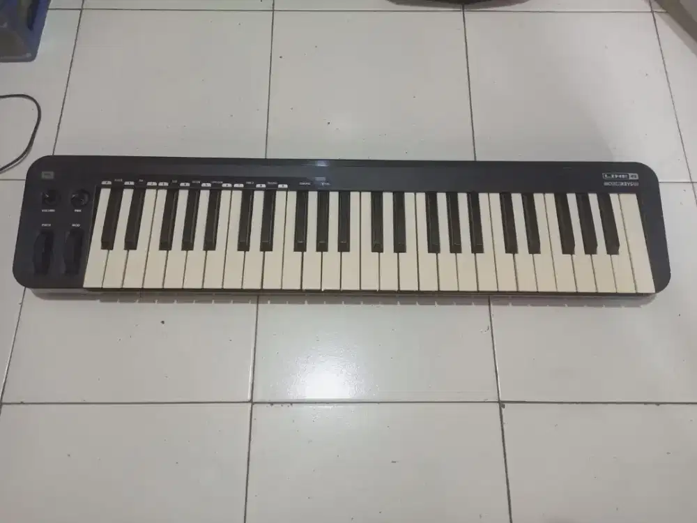 Midicontroler line-6 49keys