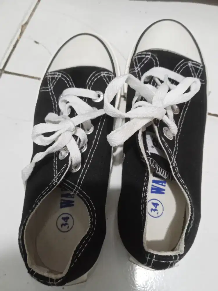 Sepatu warior size 34
