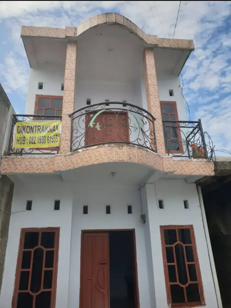 DISEWAKAN RUMAH 2 LANTAI