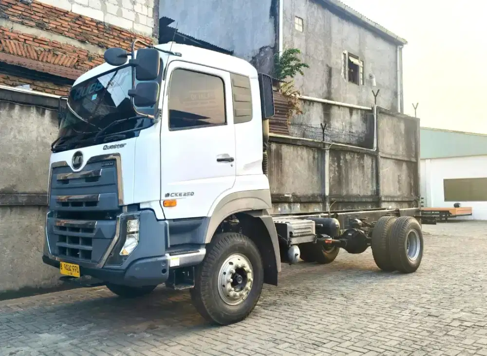 MULUS+banBARU MURAH UD trucks Quester engkel 4x2 CKE 250 2023 x tangki