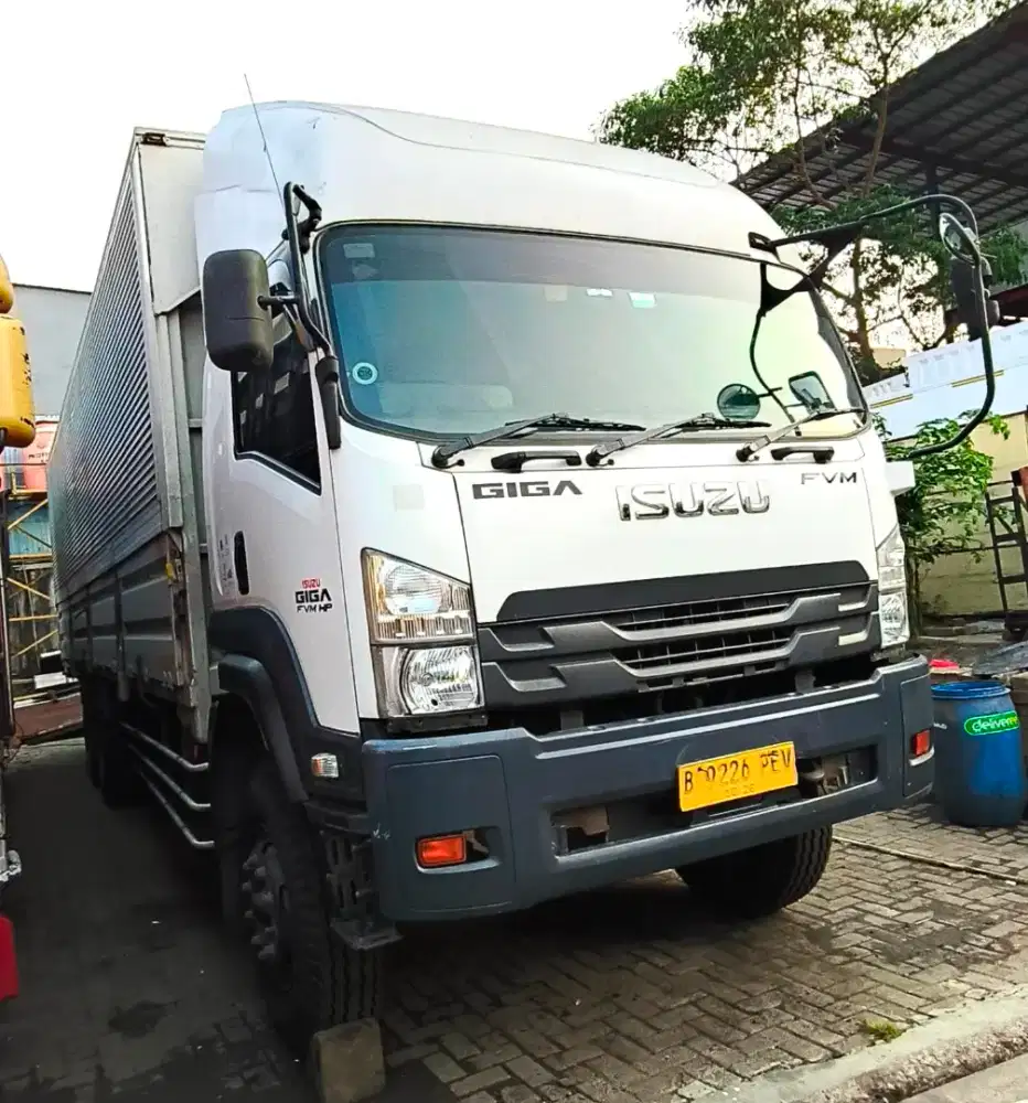 Isuzu Giga tronton 6x2 FVM 34 U HP 285 PS wingbox 2023 bok wing box