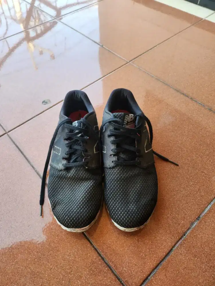 Sepatu second NB 40