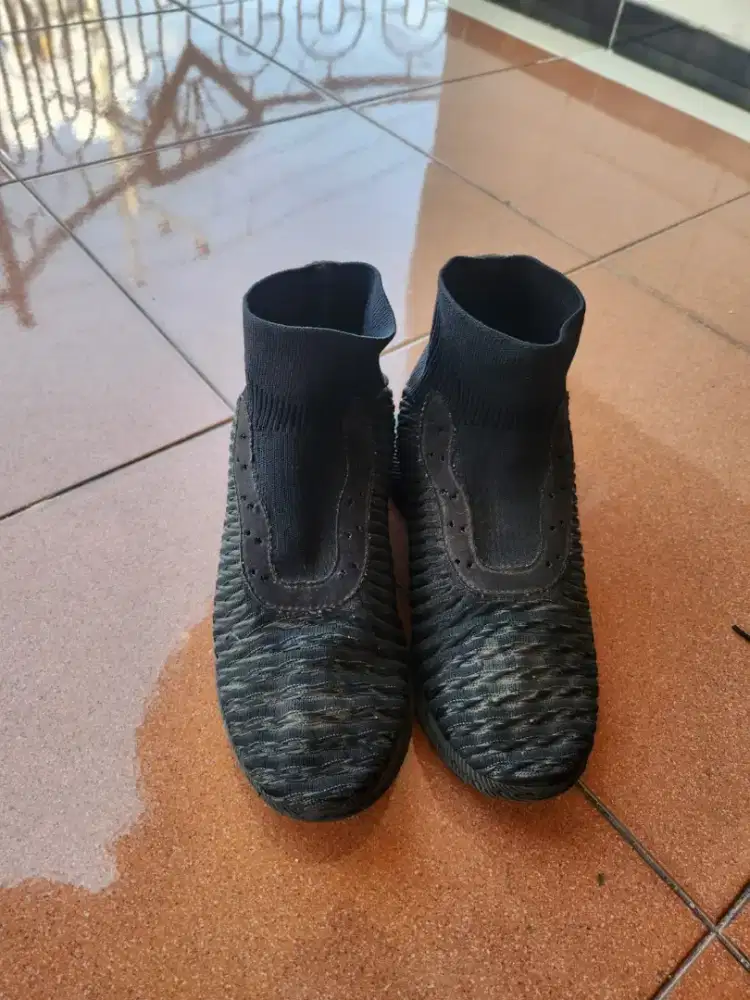 Sepatu second zaraman 40
