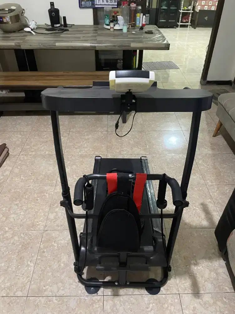 Dijual cepat Treadmill Manual Redpanda 131