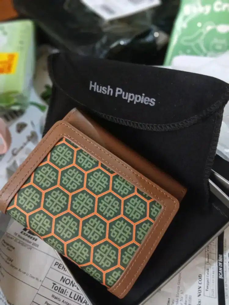 HUSH PUPPIES Art Deco II Tri Fold Wallet