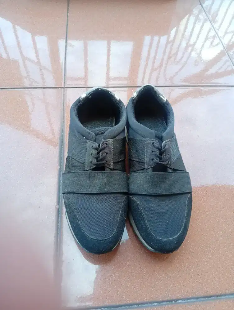 Sepatu second Pedro 36