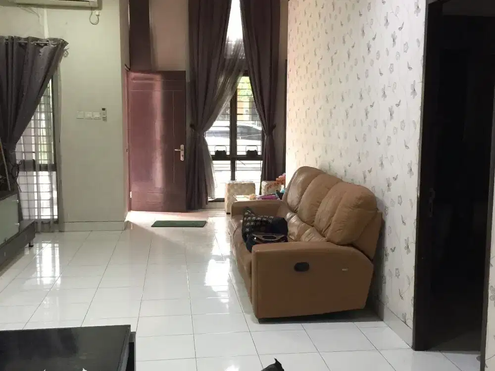 Ivory Garden Rumah Taman Dikelilingi Pohon Rindang di Lippo Cikarang