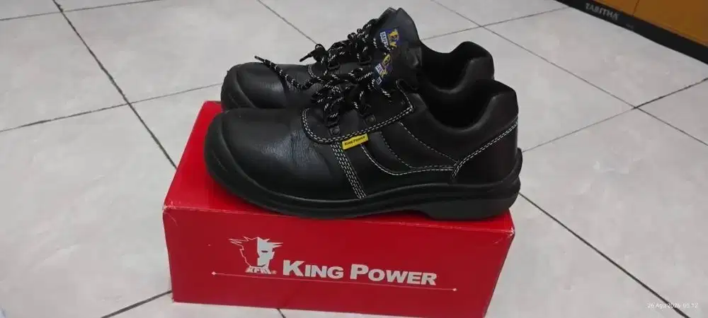 Sepatu safety king power