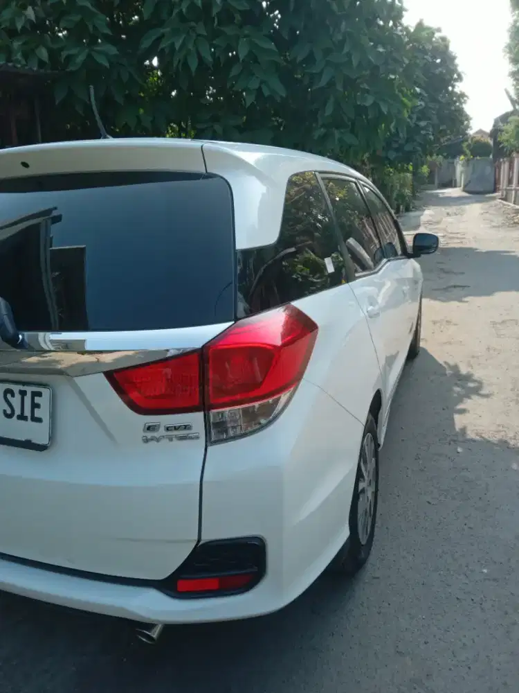 Dijual cepat honda mobilio 2014 matic