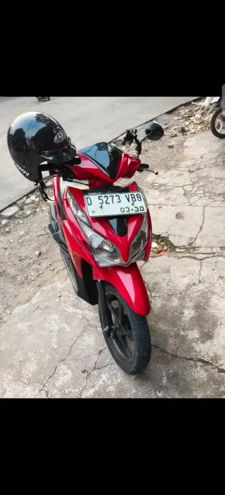 Vario 125 kzr merah