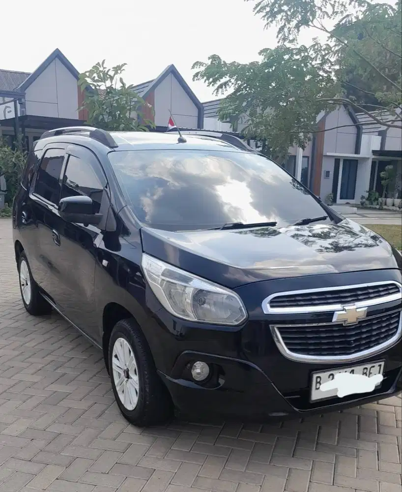 DIJUAL CHEVROLET SPIN 2015