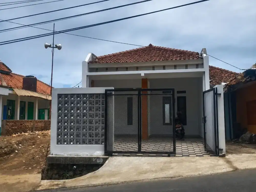 Rumah Terawat & Strategis Mainroad Di Kolmas Cimahi