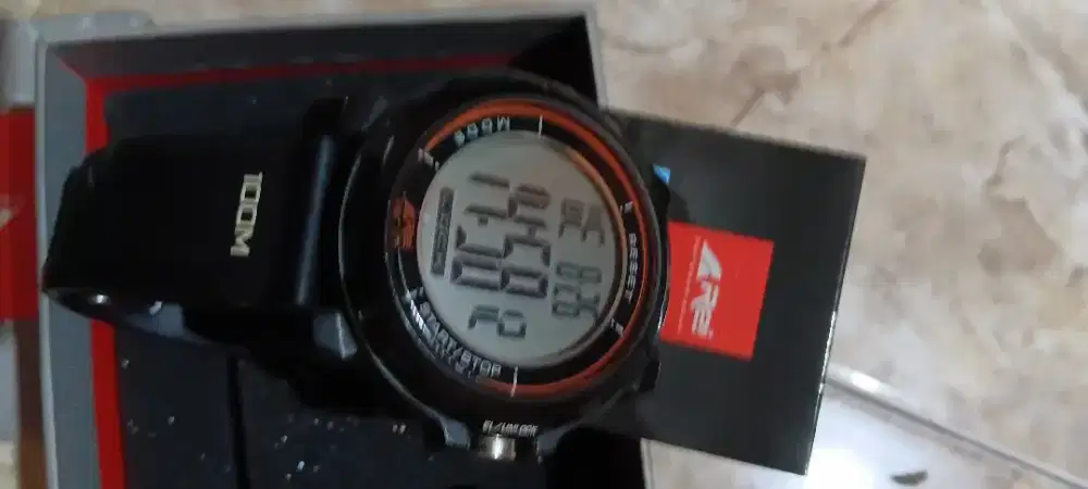 JAM TANGAN DIGITAL REI