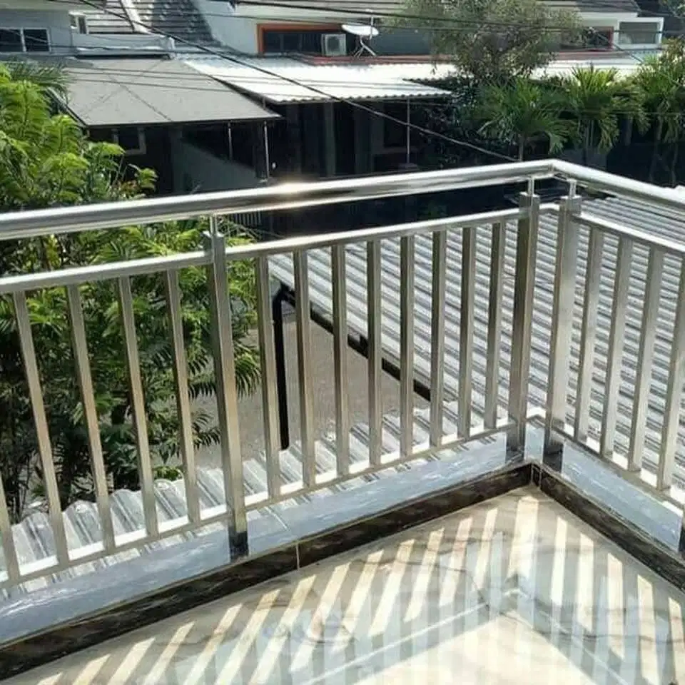 Railling tangga rumah model minimalis stainless stell