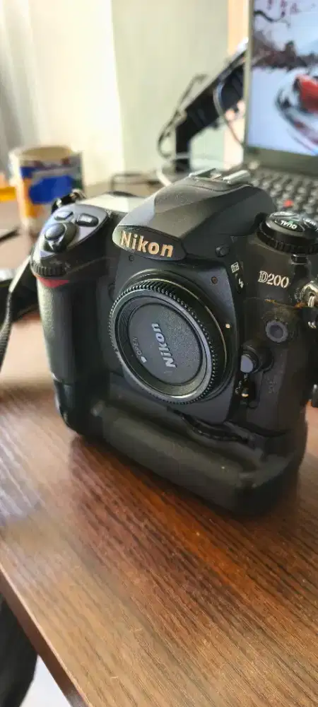 DI JUAL kamera D 200 NIKON