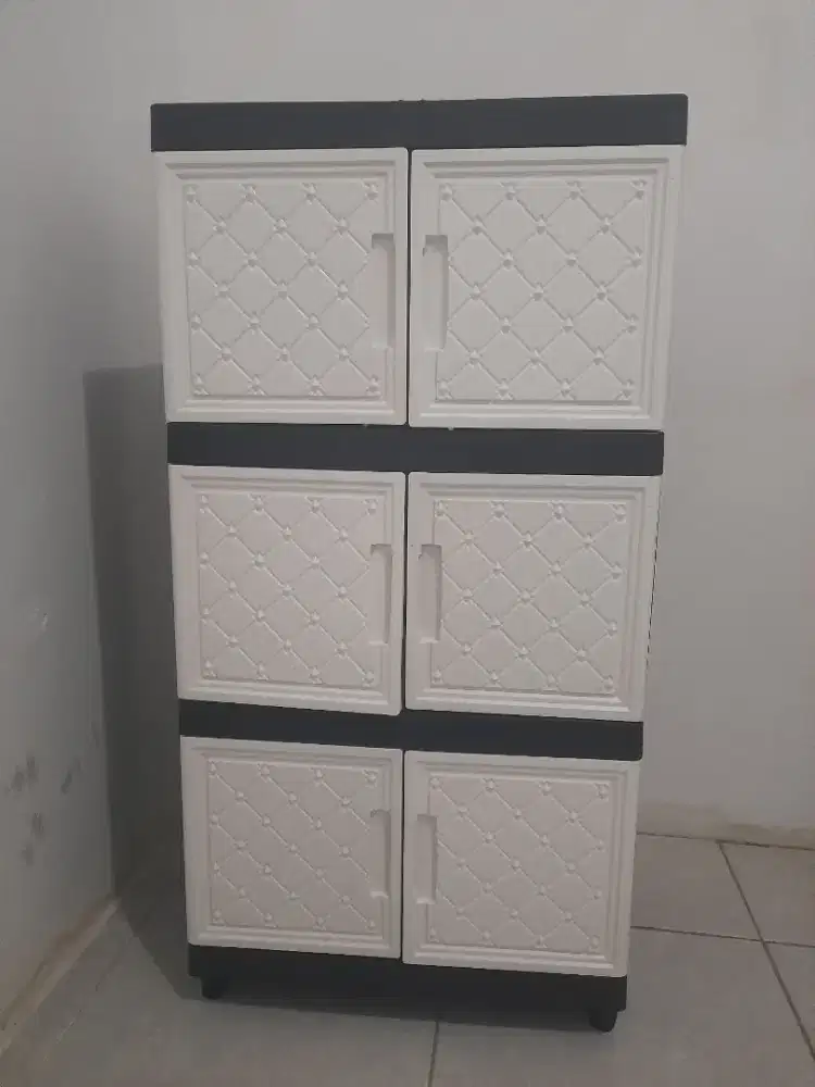 LEMARI 3 PINTU WARNA PUTIH