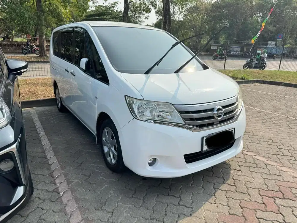(Cash) Serena X 2.0 matic 2013 putih kredit nissan nav1 apv freed
