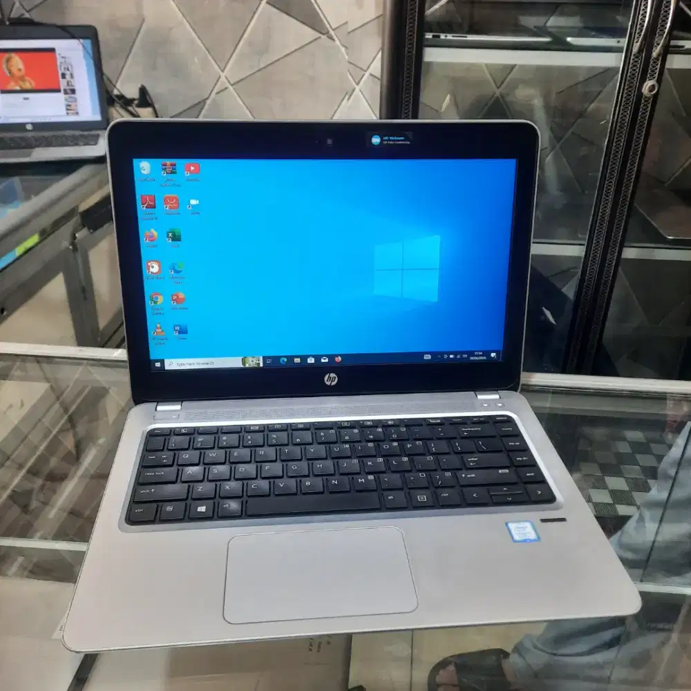 HP 430 G4, Core i3 Gen 7, RAM 4GB, SSD 128GB, Layar 13,3 inch FHD