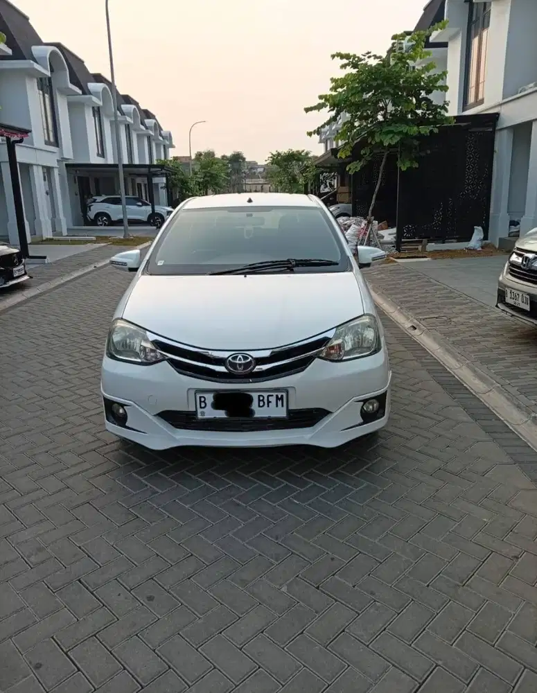 Dijual Toyota Etios Valco 2015 1.2 G MT