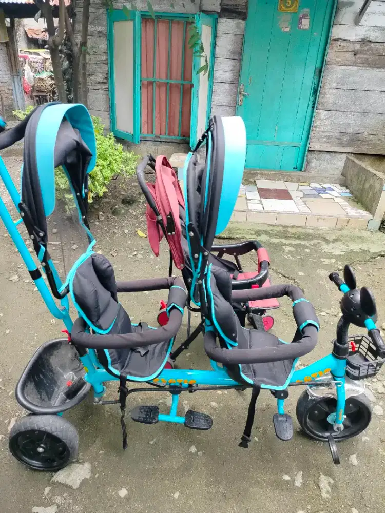 Dijual stoler lipat dan becak anak kembar dijual semuanya