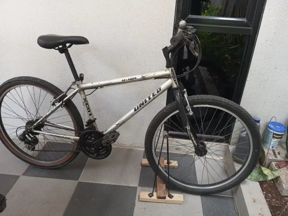 Sepeda gunung united Monza size 26 3/7 speed