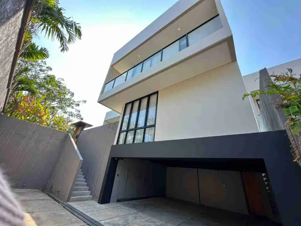 LEASEHOLD MINIMALIST 3 STOREY VILLA WITH FULL VIEWS IN UNGASAN