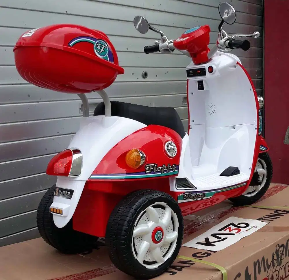 Mainan Motor Aki Anak Scoopy Skuter PMB M 338 Floppy