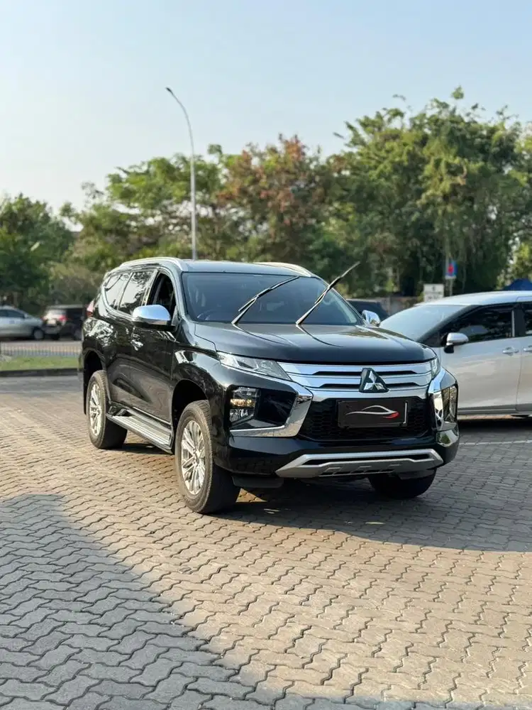 (Cash) Pajero Exceed matic 2022/2023 hitam murah fortuner innova