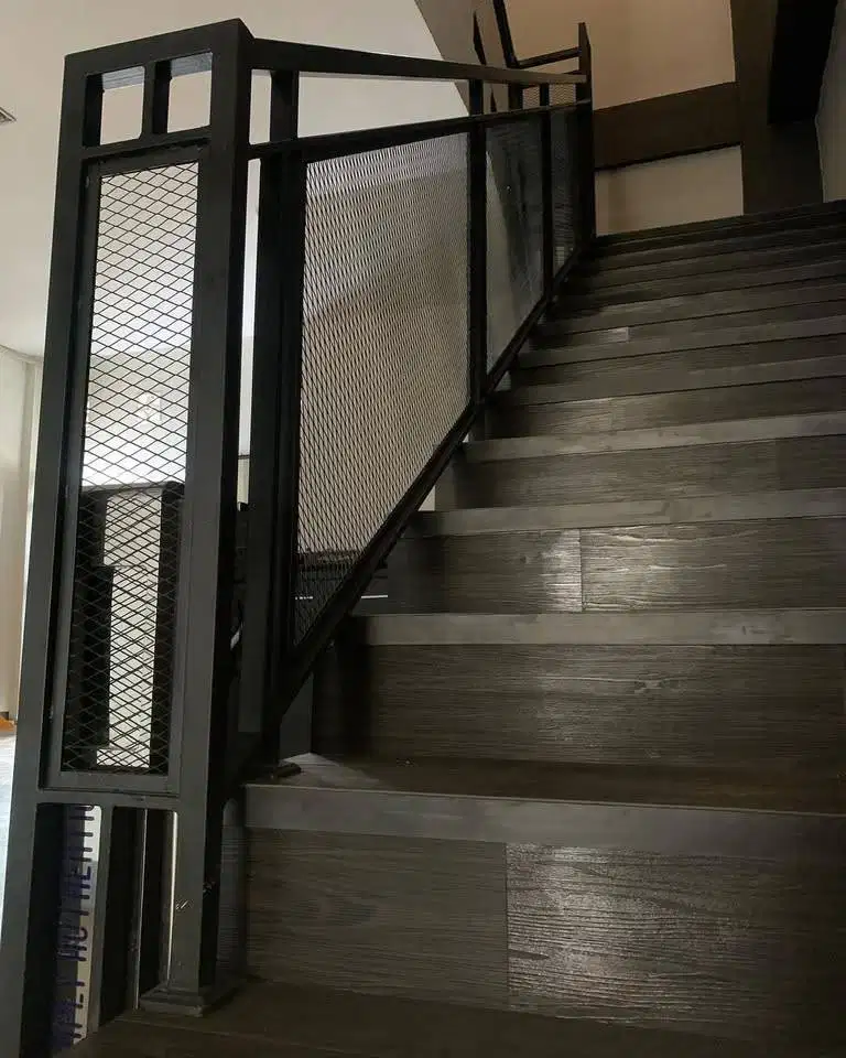 Railling tangga rumah model expanded/perforated