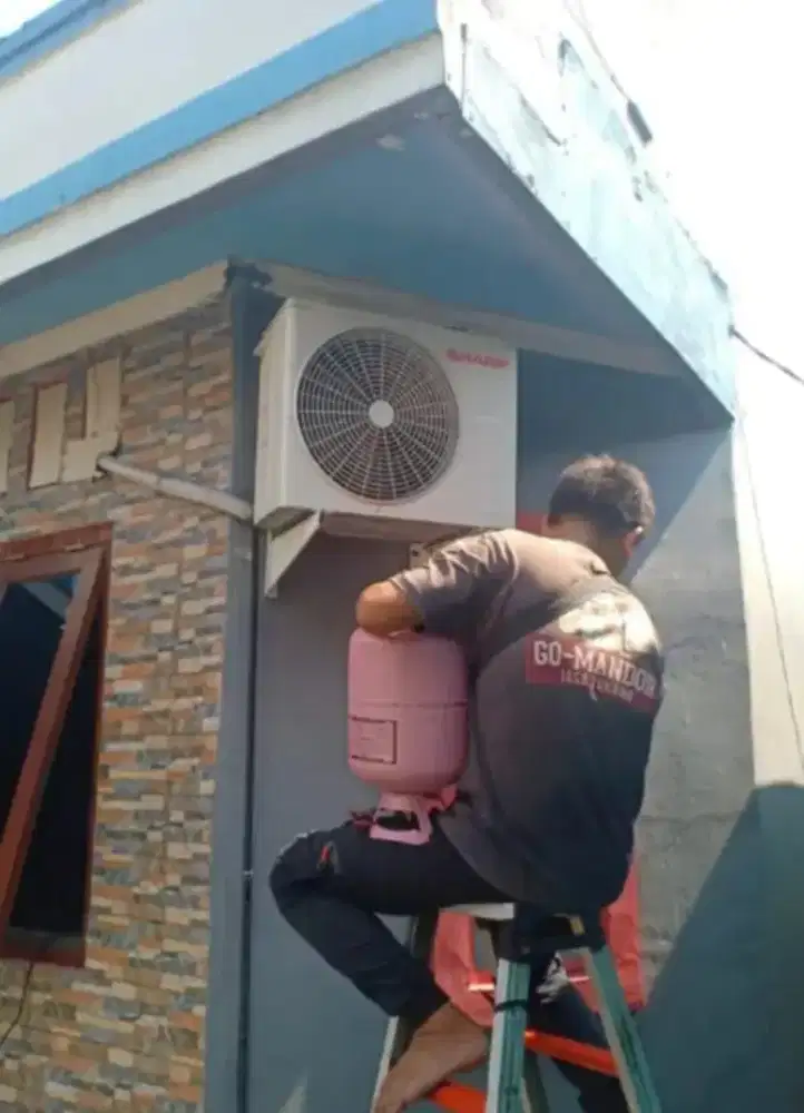 Jasa servis kulkas mesin cuci ac pompa air bongkar pasang AC