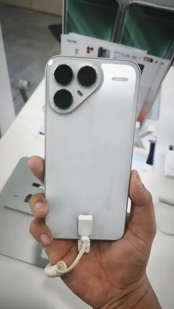 Readyyy Tecno Pova 8 5G.Cicilan syarat KTP saja proses cepat dan mudah
