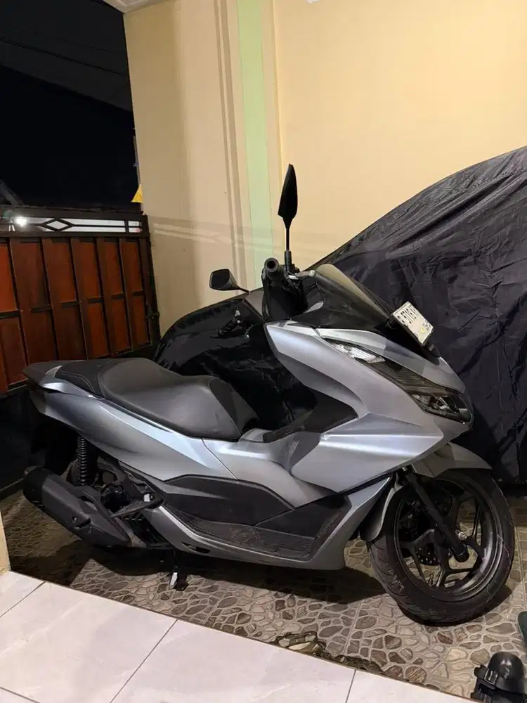 PCX 160 2024 SILVER GOOD CONDITION