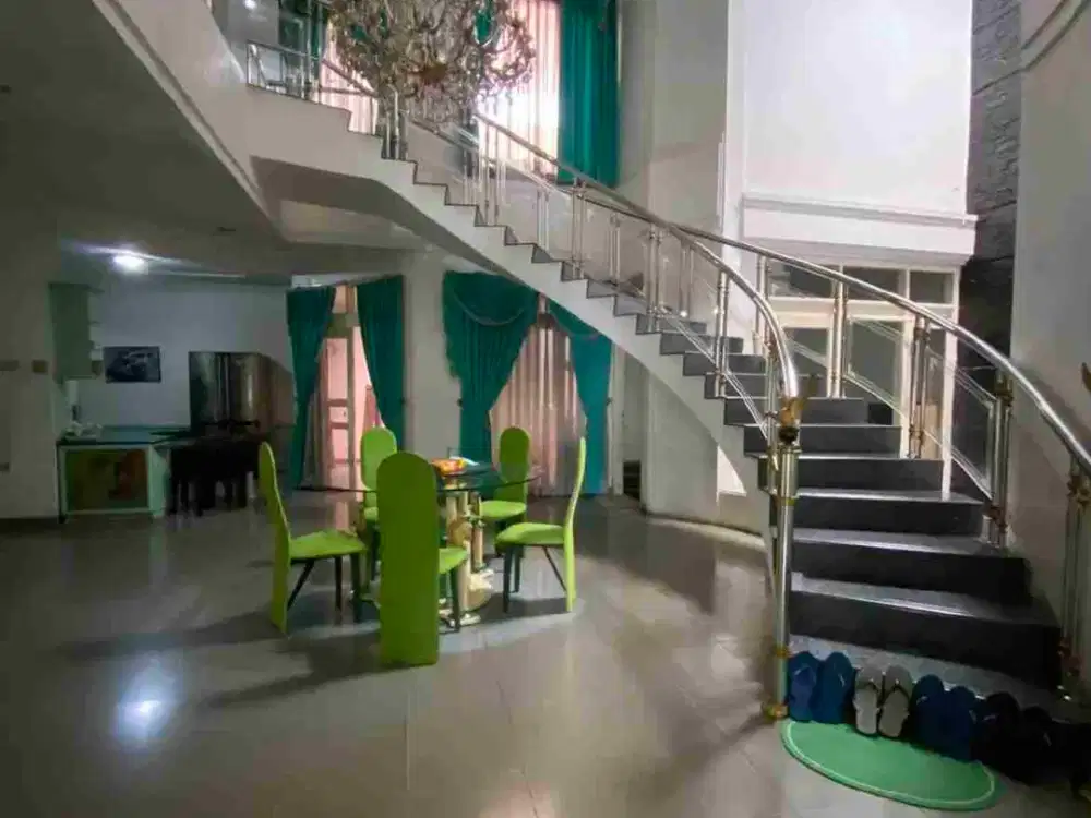 rumah besar siap huni furnish dg 5KT dekat kemana2