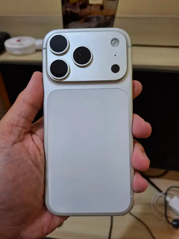 Iphone 17 Pro 256GB Silver Garansi Resmi Indo