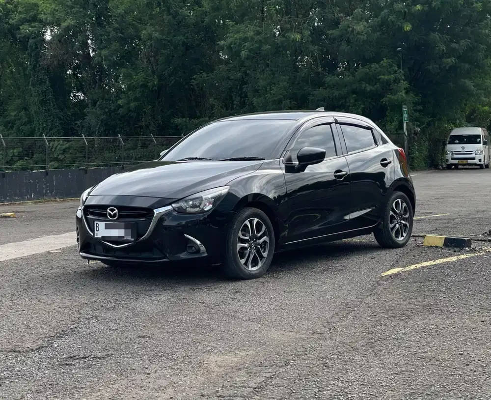 TERMURAH!! MAZDA 2 R SKYACTIV AT MATIC 2018 HITAM