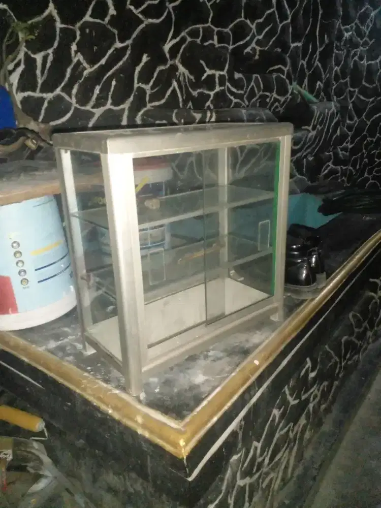 Etalase rokok alumunium