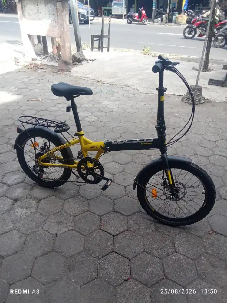 Sekedar lipat Odddesy terbaru kondisi 99 % baru