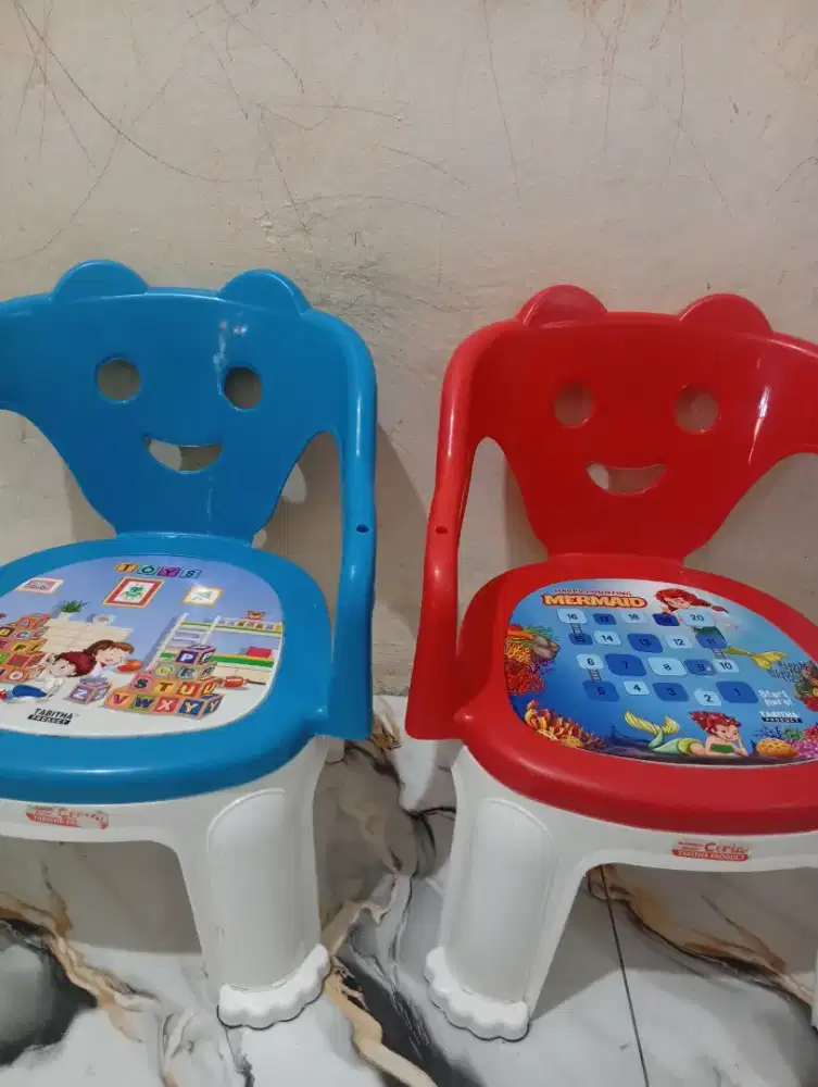 Kursi anak karakter plastik