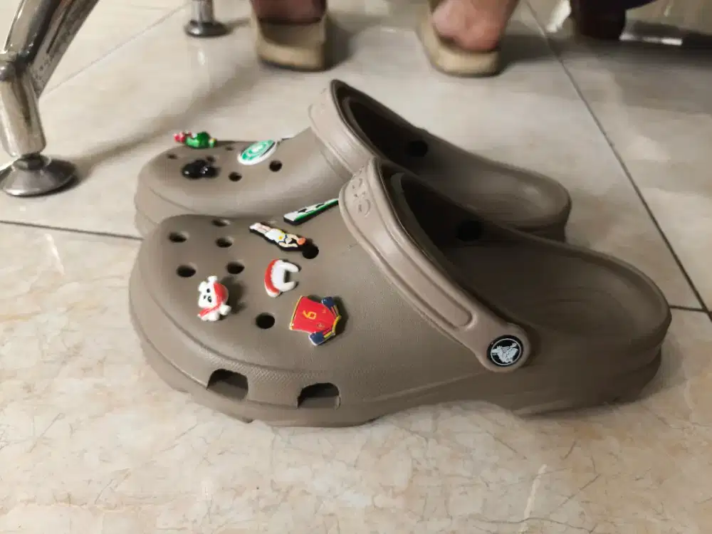 Crocs Comfort Ukuran 43 + jibitz