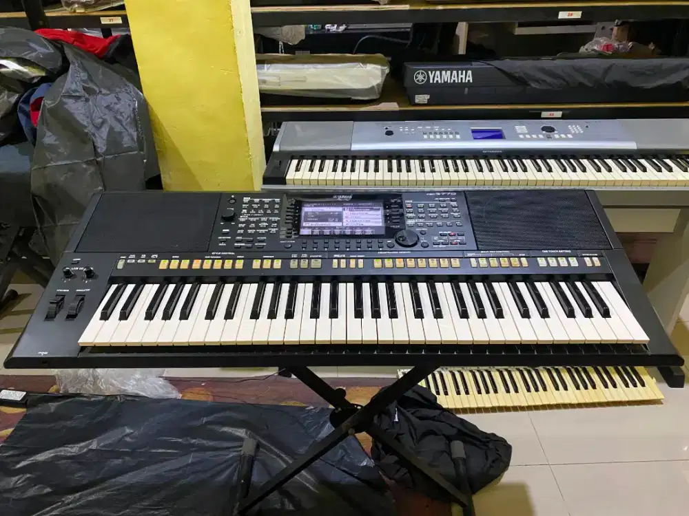 Keyboard Yamaha PSR S770