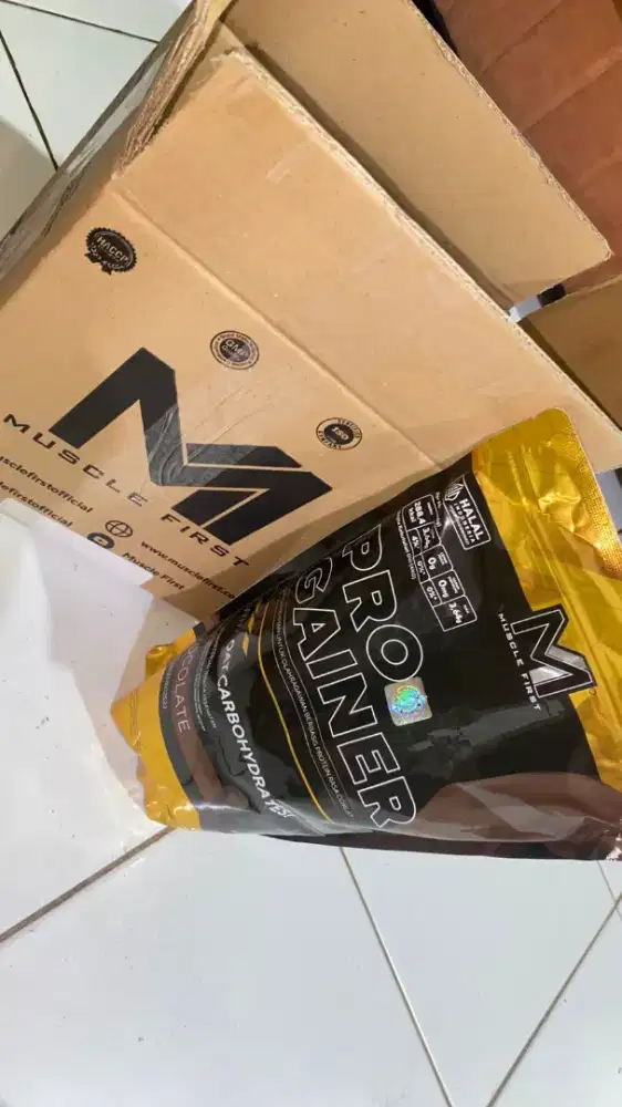 Muscle first (PRO GAINER)